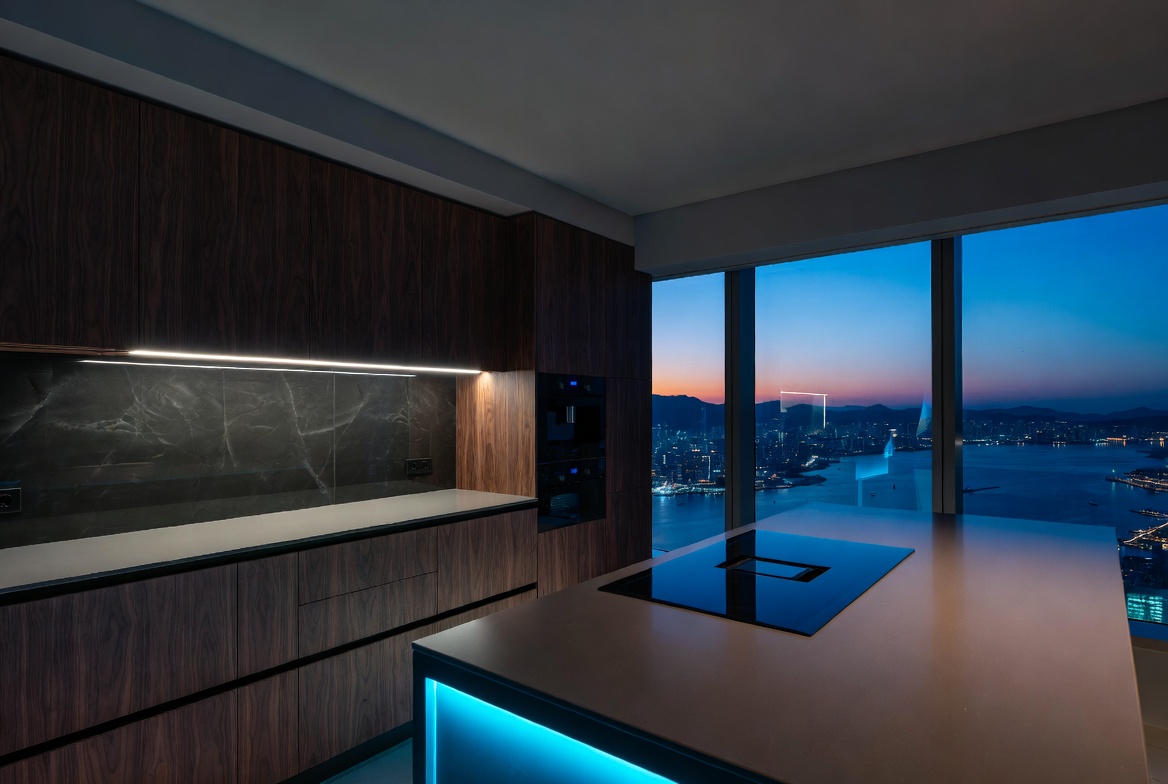 Kitchen with cove lighting